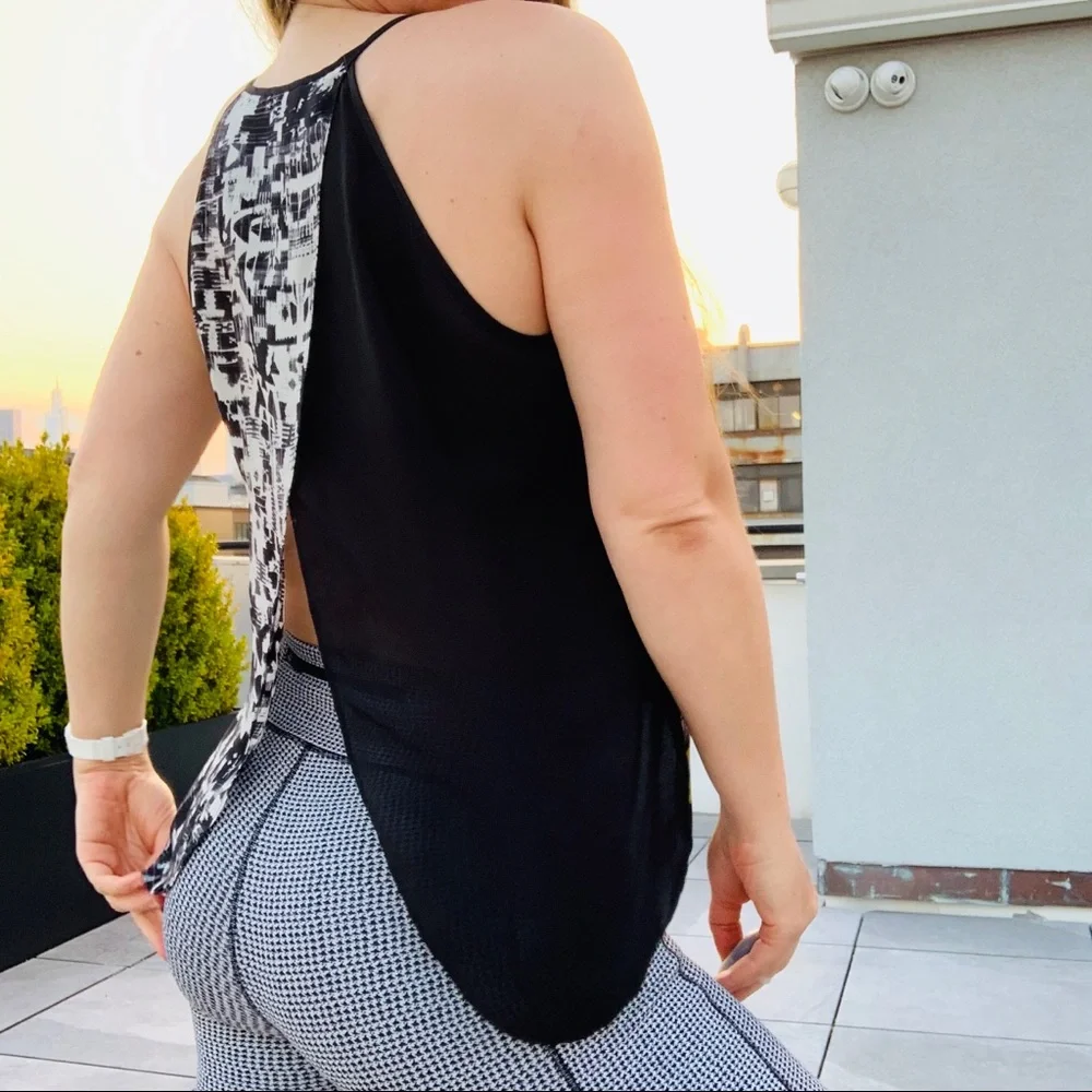 Parker Genuine Silk Wrap Cut Out Back Cami Blouse Modern Abstract City Wall Art - Picture 13 of 15